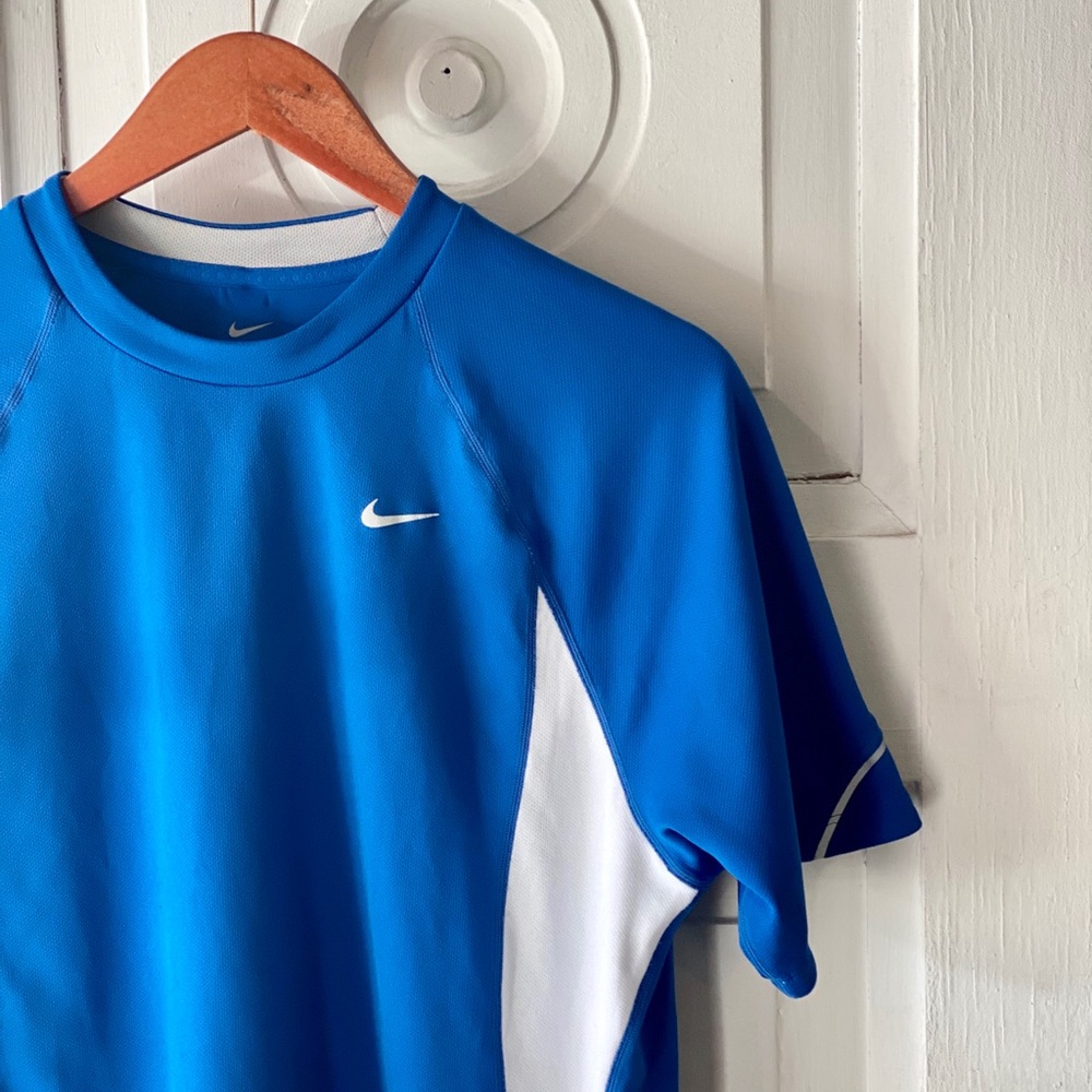 Nike dry fit short sleeve white/blue shirt size Medium - Picture 3 of 6
